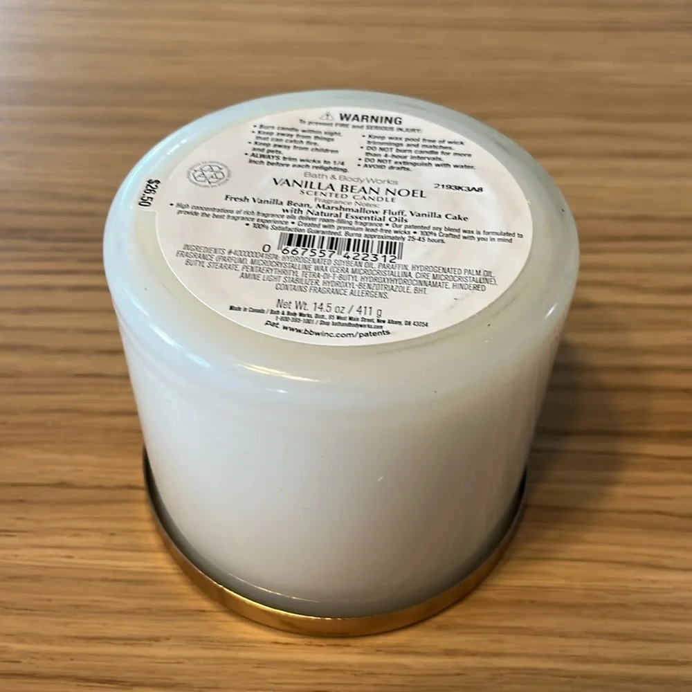Bath & Body Works 3 Wick Candle. Vanilla Bean Noel.